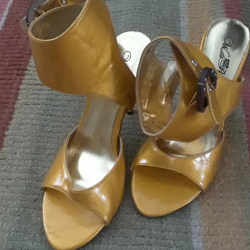 Wild Rose womens shoes